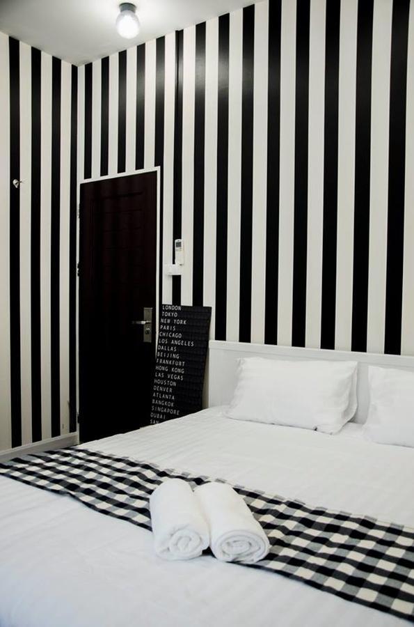 Goodfellas Thong Lo Hostel #Check In Time Needed# Bangkok Eksteriør billede